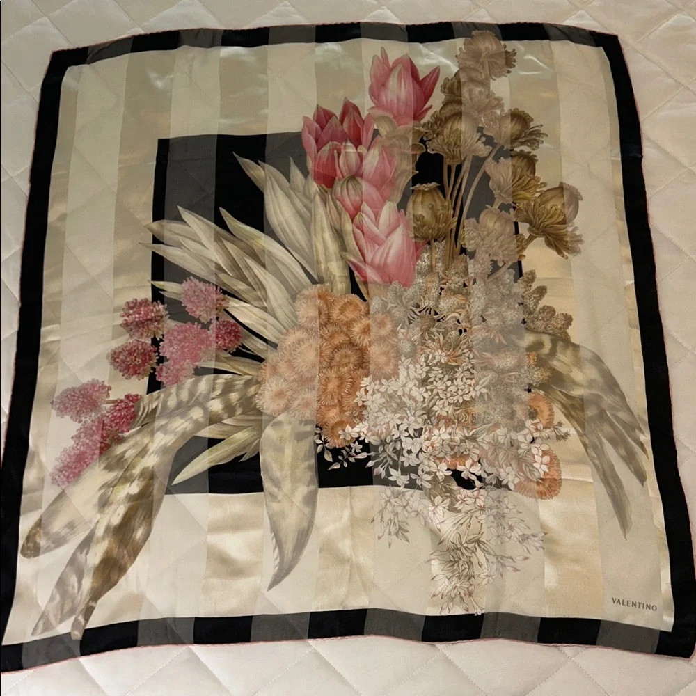Vintage Valentino Scarf - Picture 1 of 13